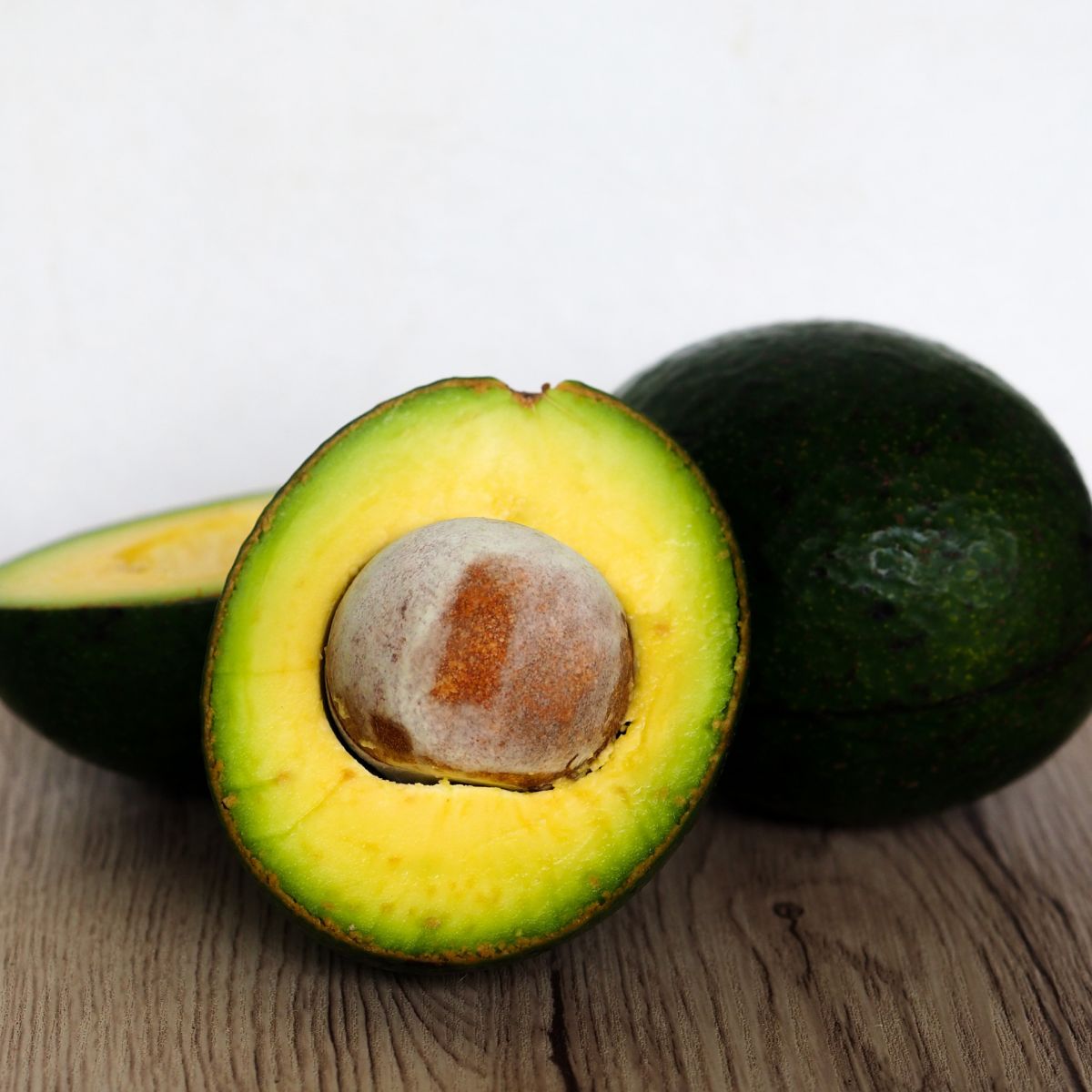 Abacate cru - Calorias e Tabela Nutricional (TACO) Abacate cru - Calorias e Tabela Nutricional (TACO)